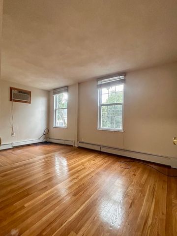 53 Oakland St B, Medford, MA 02155