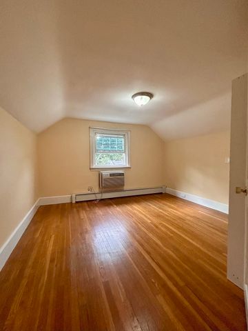 53 Oakland St B, Medford, MA 02155