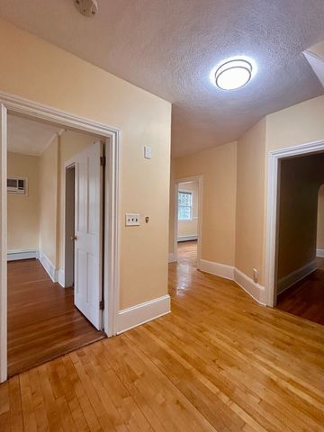 53 Oakland St B, Medford, MA 02155