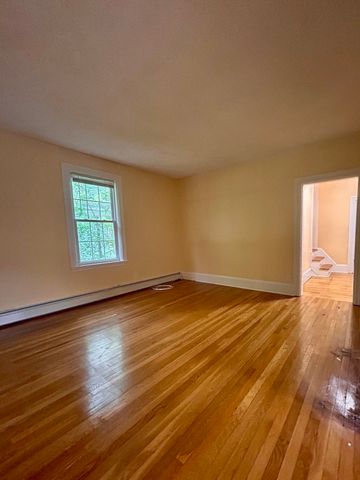 53 Oakland St B, Medford, MA 02155