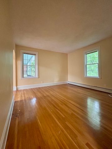 53 Oakland St B, Medford, MA 02155