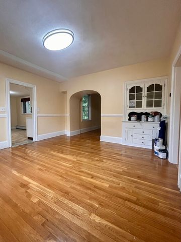 53 Oakland St B, Medford, MA 02155