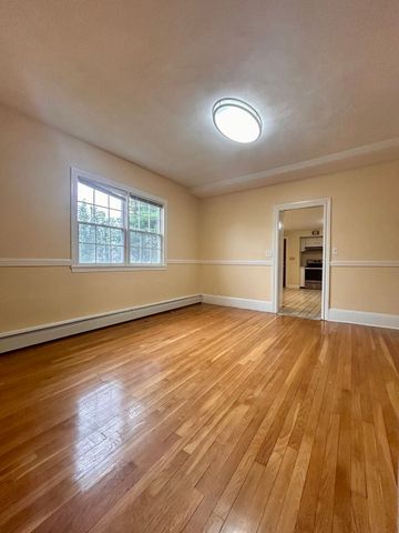 53 Oakland St B, Medford, MA 02155