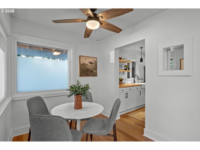 10723 Ne FREMONT St, Portland, OR 97220