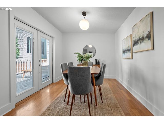 10723 Ne FREMONT St, Portland, OR 97220