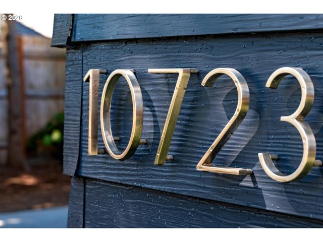 10723 Ne FREMONT St, Portland, OR 97220