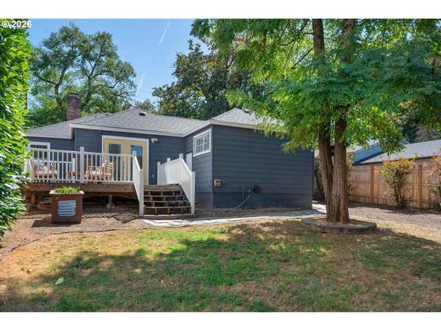 10723 Ne FREMONT St, Portland, OR 97220