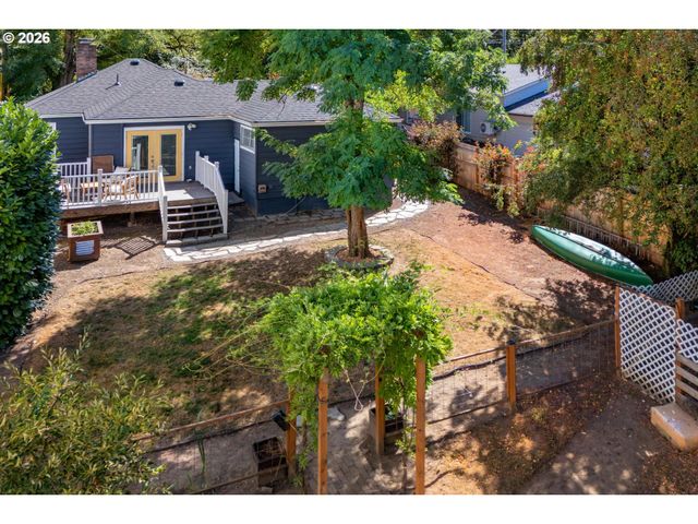 10723 Ne FREMONT St, Portland, OR 97220