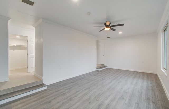 417 Brook Hollow Drive, Conroe, TX 77385