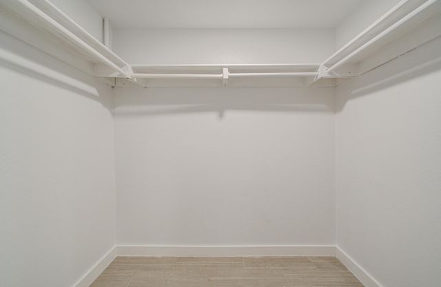 417 Brook Hollow Drive, Conroe, TX 77385