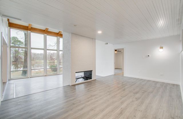 417 Brook Hollow Drive, Conroe, TX 77385