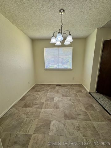 4319 S Maplewood Avenue, Tulsa, OK 74135