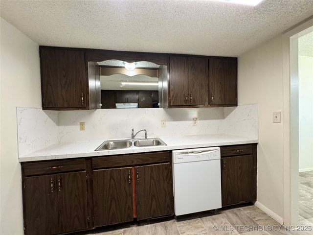 4319 S Maplewood Avenue, Tulsa, OK 74135