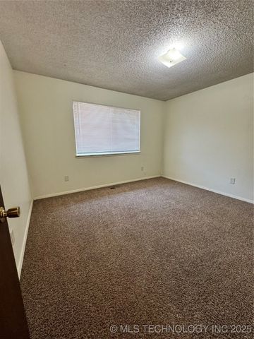 4319 S Maplewood Avenue, Tulsa, OK 74135