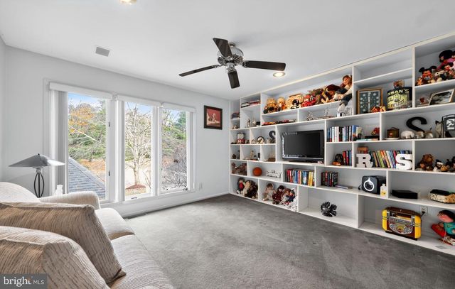 203 SUNSHINE LAKES DR, Voorhees, NJ 08043