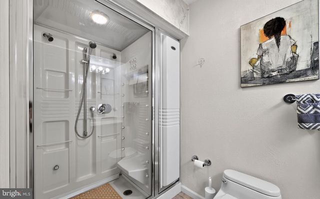 203 SUNSHINE LAKES DR, Voorhees, NJ 08043