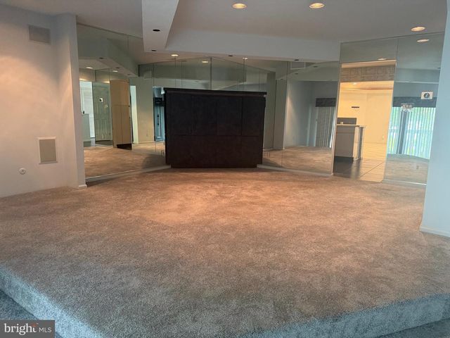 203 SUNSHINE LAKES DR, Voorhees, NJ 08043