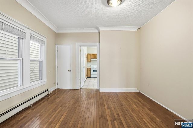 209 Hamilton Street, Harrison, NJ 07029