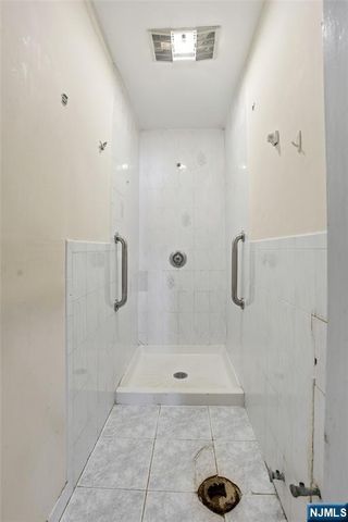 209 Hamilton Street, Harrison, NJ 07029