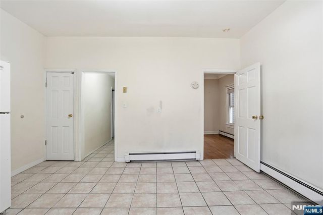 209 Hamilton Street, Harrison, NJ 07029
