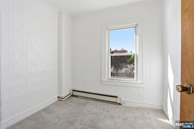 209 Hamilton Street, Harrison, NJ 07029