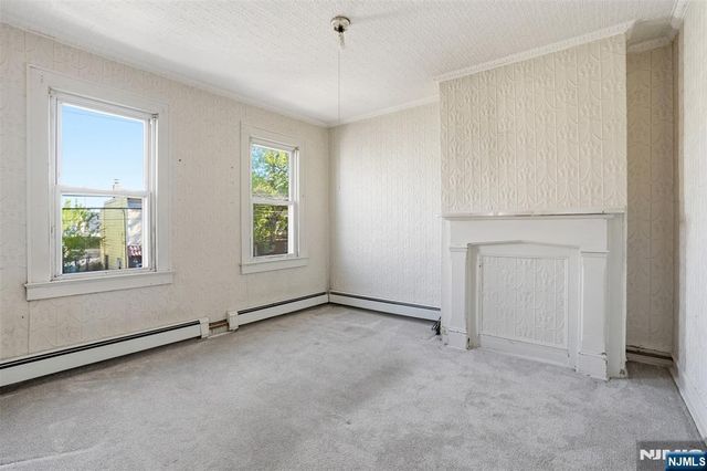 209 Hamilton Street, Harrison, NJ 07029