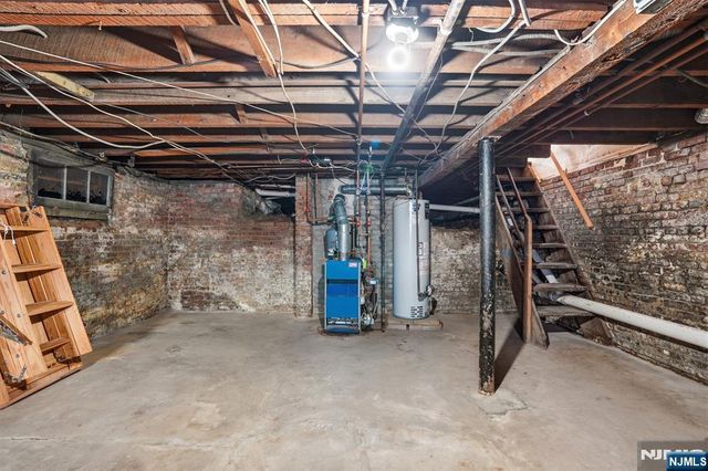 209 Hamilton Street, Harrison, NJ 07029