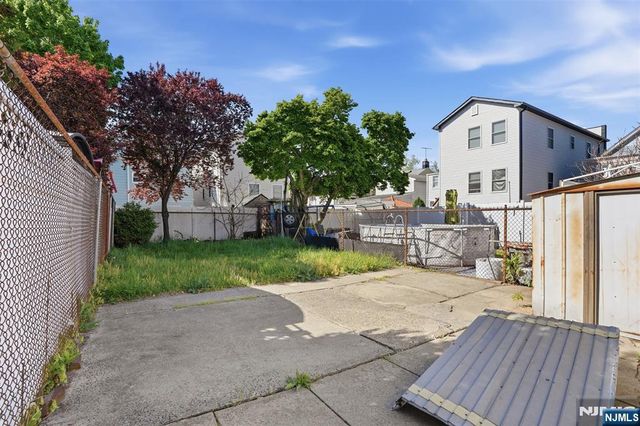 209 Hamilton Street, Harrison, NJ 07029