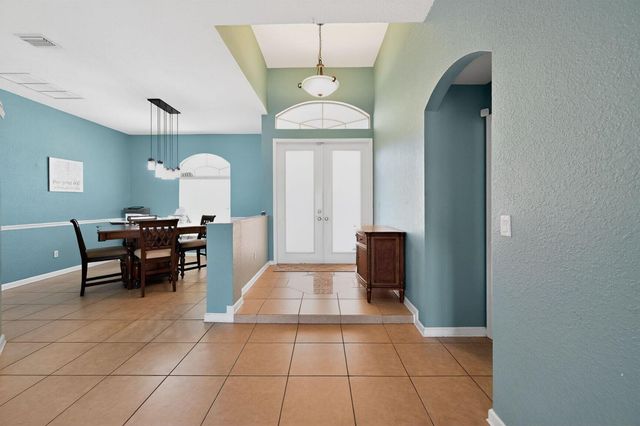 5785 NW Dublin Drive, Port St. Lucie, FL 34986