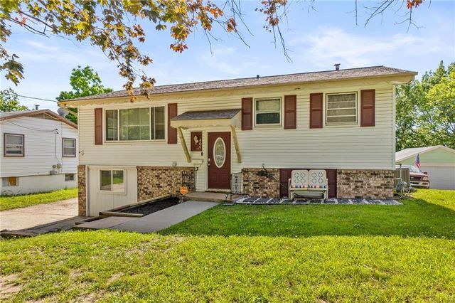 406 S Vassar Avenue, Sugar Creek, MO 64054