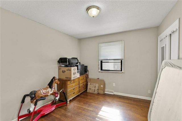 406 S Vassar Avenue, Sugar Creek, MO 64054