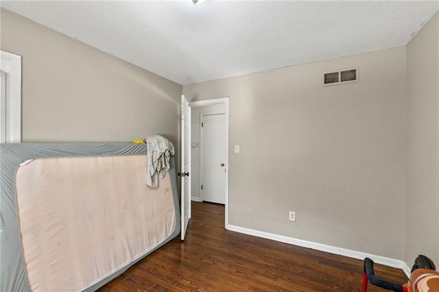 406 S Vassar Avenue, Sugar Creek, MO 64054