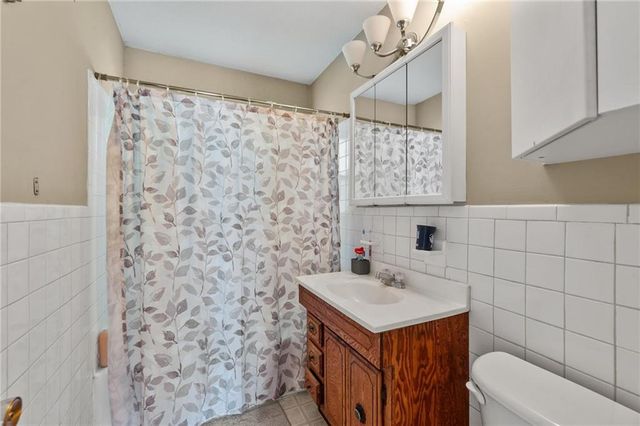 406 S Vassar Avenue, Sugar Creek, MO 64054