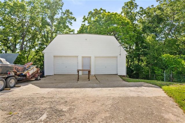 406 S Vassar Avenue, Sugar Creek, MO 64054