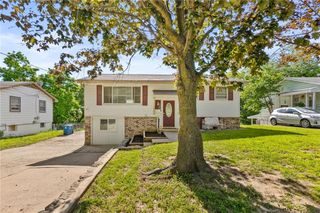 406 S Vassar Avenue, Sugar Creek, MO 64054