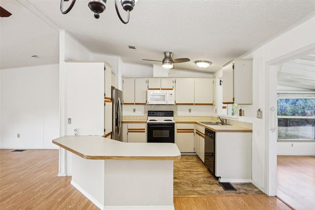 1024 HILLTOP ROAD, Tavares, FL 32778