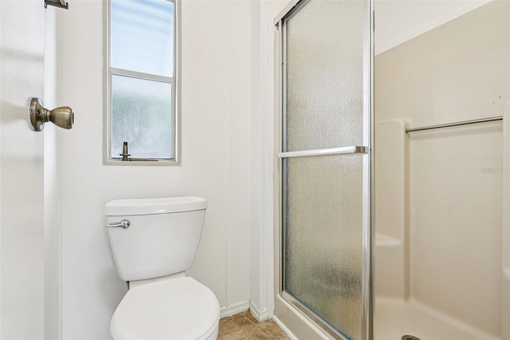 Image 25 of property listing at 1024 HILLTOP ROAD, Tavares, FL 32778