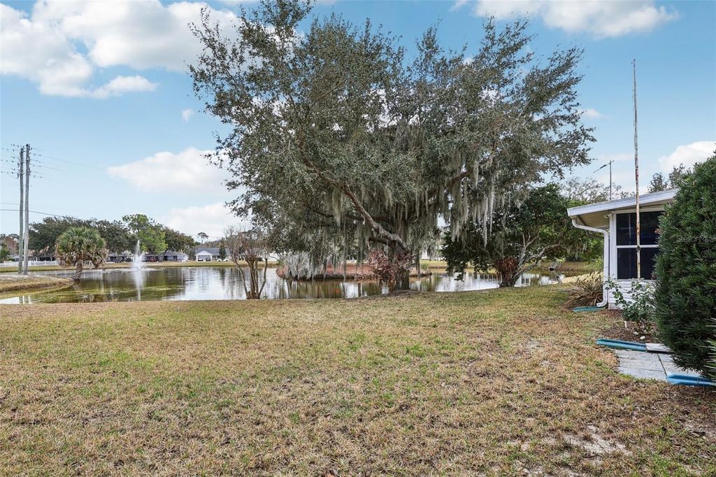 Image 32 of property listing at 1024 HILLTOP ROAD, Tavares, FL 32778