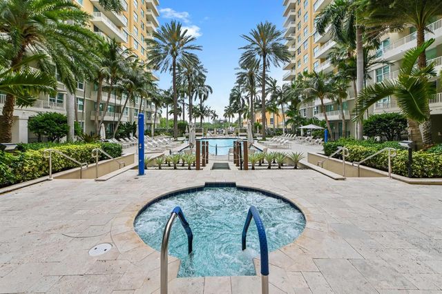 625 Casa Loma Boulevard 909, Boynton Beach, FL 33435