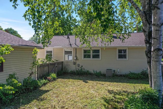 1525 GROSS AVENUE, Green Bay, WI 54304