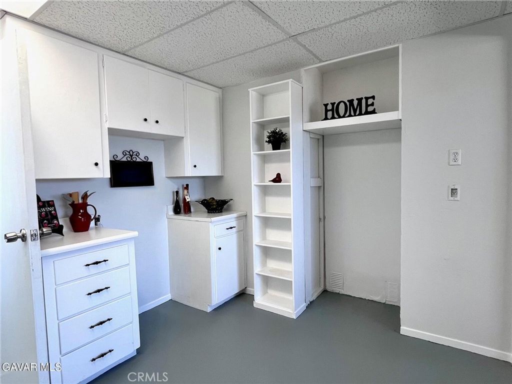 Image 10 of property listing at 38960 12th Street E, Palmdale, CA 93550