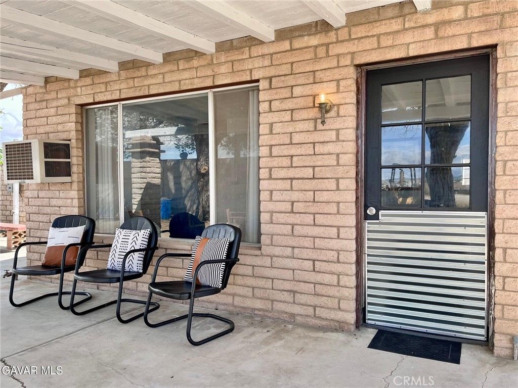 Image 2 of property listing at 38960 12th Street E, Palmdale, CA 93550