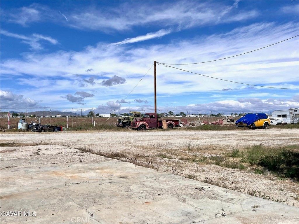 Image 23 of property listing at 38960 12th Street E, Palmdale, CA 93550