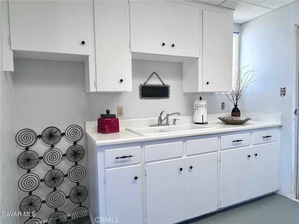 Image 9 of property listing at 38960 12th Street E, Palmdale, CA 93550