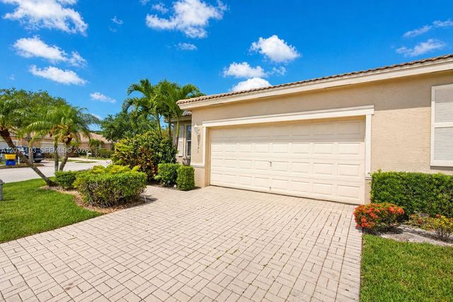 2151 Umbrella Cay, West Palm Beach, FL 33411