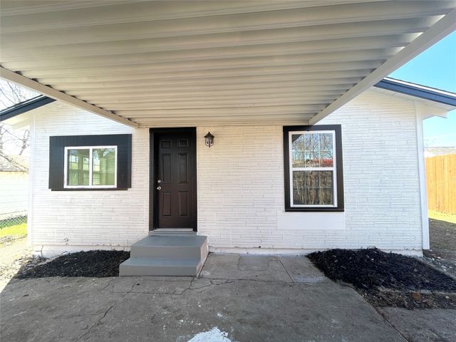 1305 Hobson Avenue, Mckinney, TX 75069