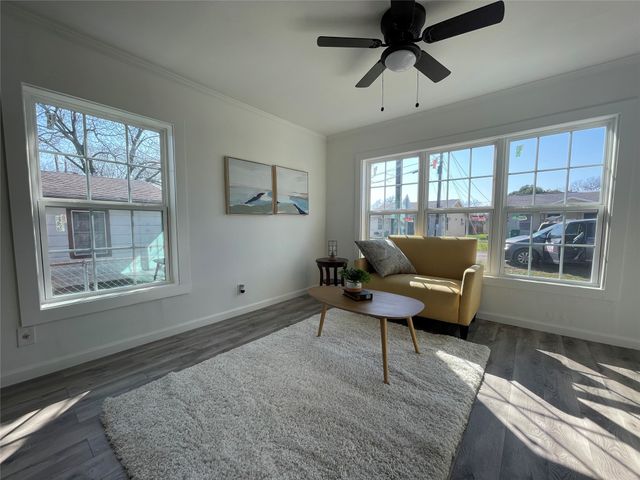 1305 Hobson Avenue, Mckinney, TX 75069