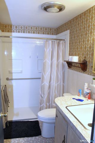 212 Lake Avenue, Bristol, CT 06010