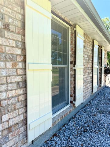 1552 Bayou Blue Rd, Houma, LA 70364
