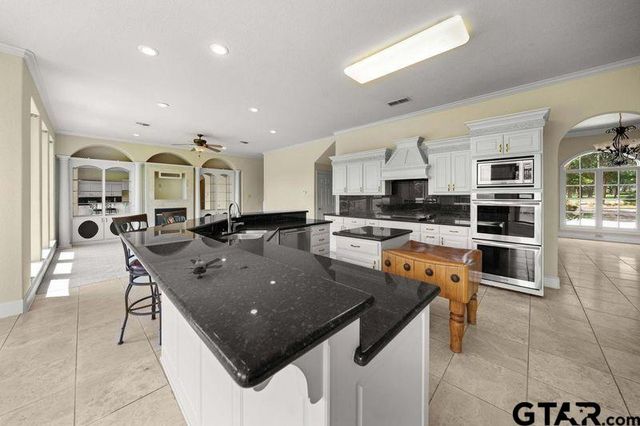 169 Dogwood Lakes Circle, Bullard, TX 75757